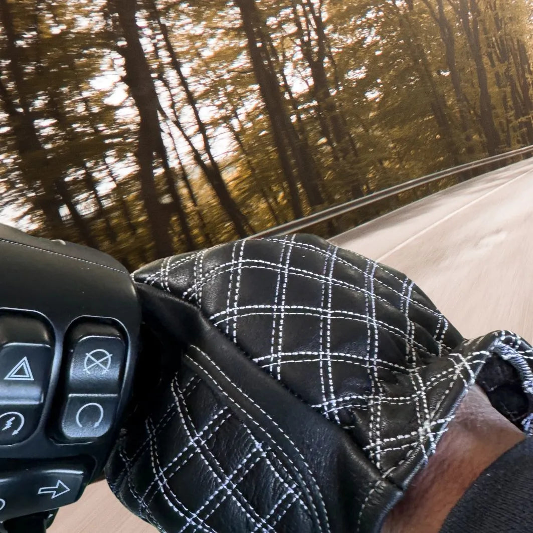 Legendary Double-Diamond Stitched Deerskin Short Wrist Touchscreen Gloves